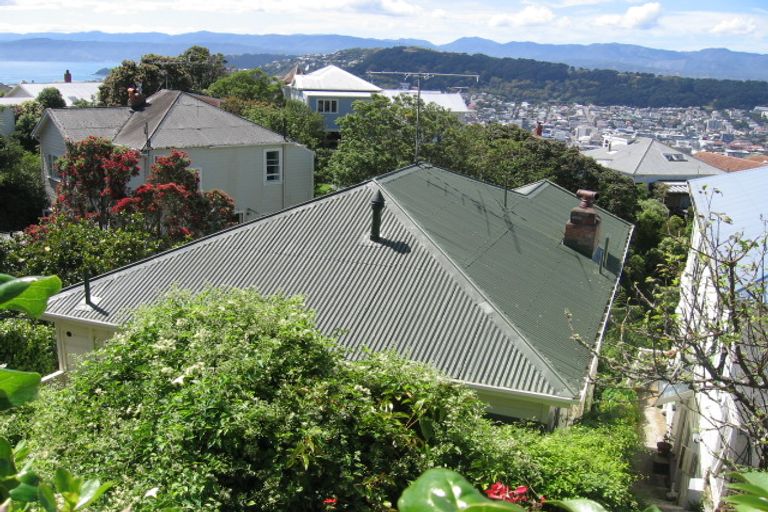 Photo of property in 49 Central Terrace, Kelburn, Wellington, 6012