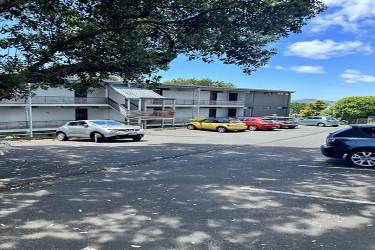 Photo of property in 15/73 Princes Street, Northcote Point, Auckland, 0627