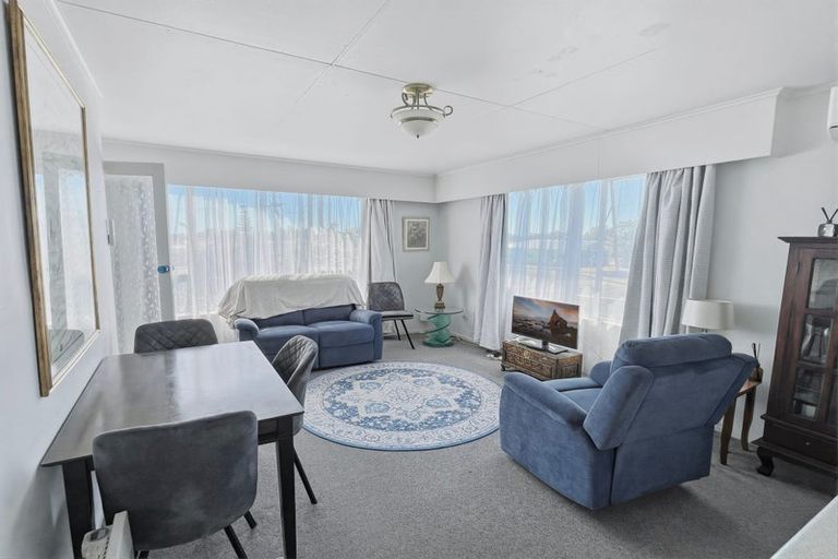 Photo of property in 3 Peters Avenue, Cloverlea, Palmerston North, 4412