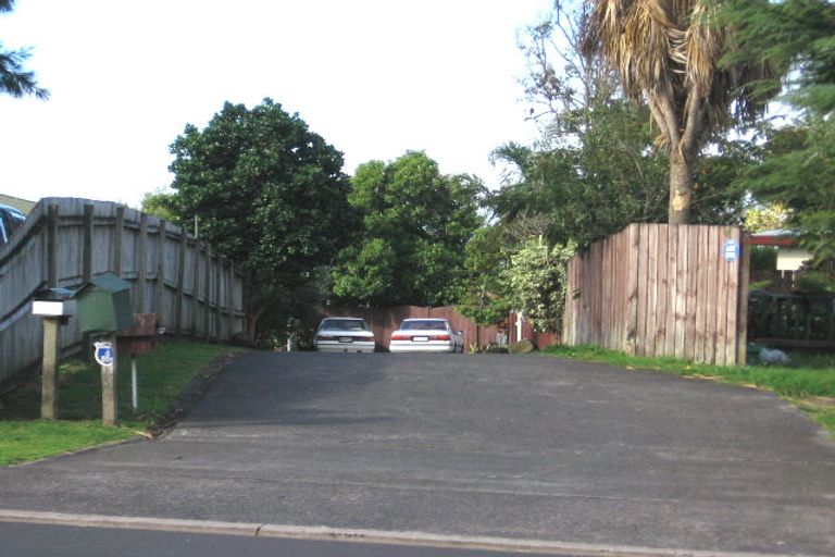 Photo of property in 2/8 Marinich Drive, Ranui, Auckland, 0612