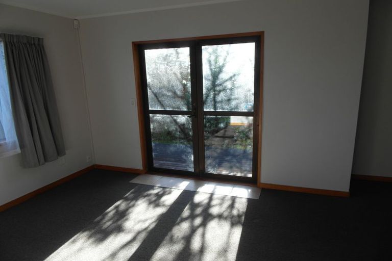 Photo of property in 2/54 Swanson Road, Henderson, Auckland, 0610