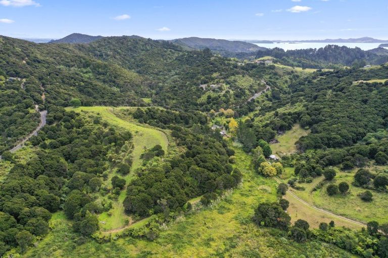 Photo of property in 138 Paroa Bay Road, Russell, 0272