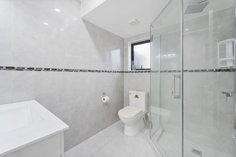 Photo of property in 22 Millcroft Lane, Ranui, Auckland, 0612