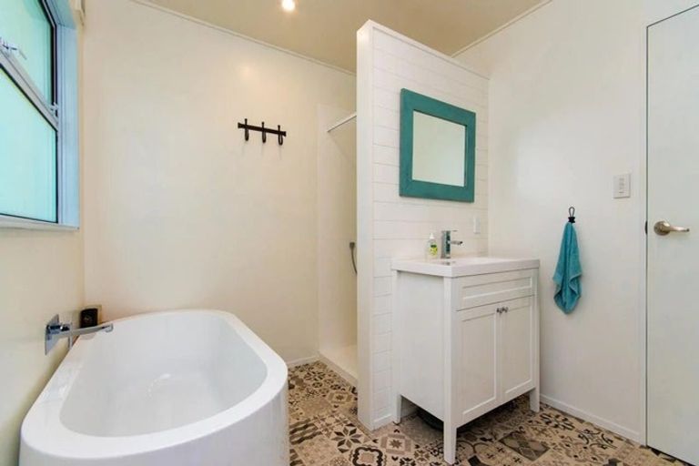 Photo of property in 56 Muritai Crescent, Havelock North, 4130