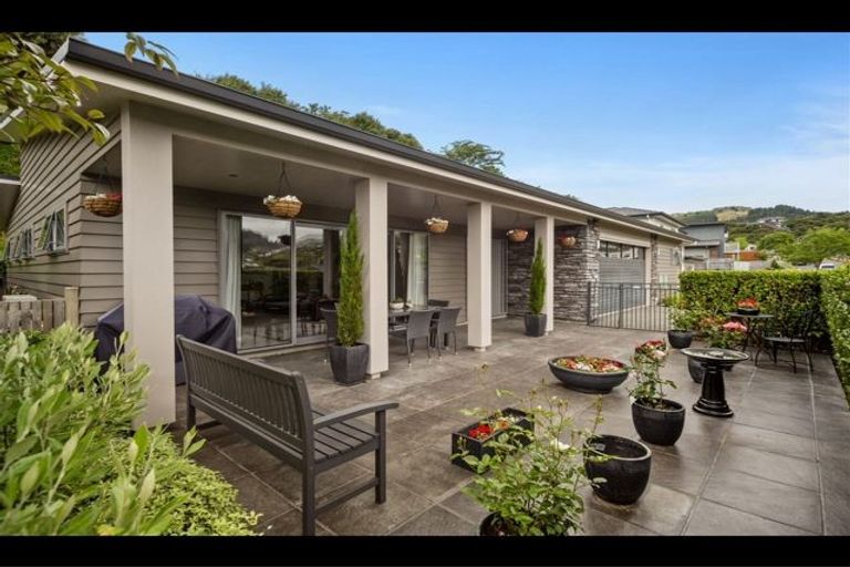 Photo of property in 14 Flotilla Place, Whitby, Porirua, 5024
