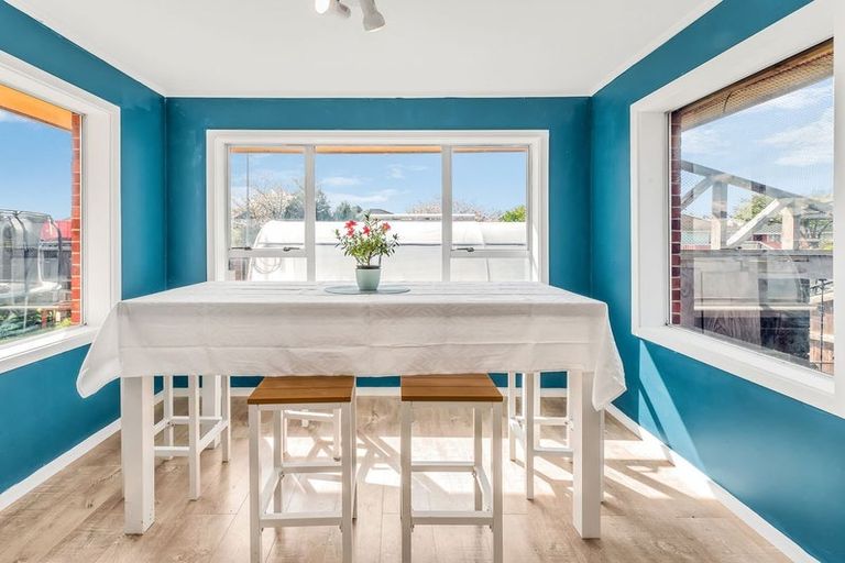 Photo of property in 73 Bentley Street, Russley, Christchurch, 8042