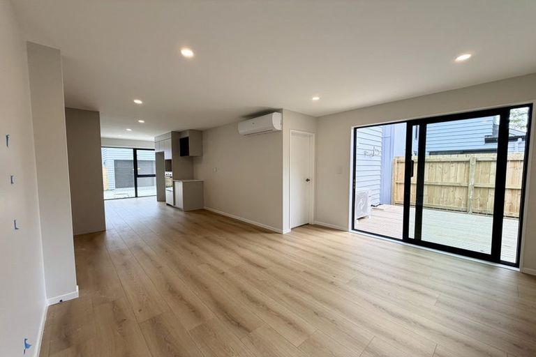 Photo of property in 58b Fitzherbert Avenue, West Harbour, Auckland, 0618