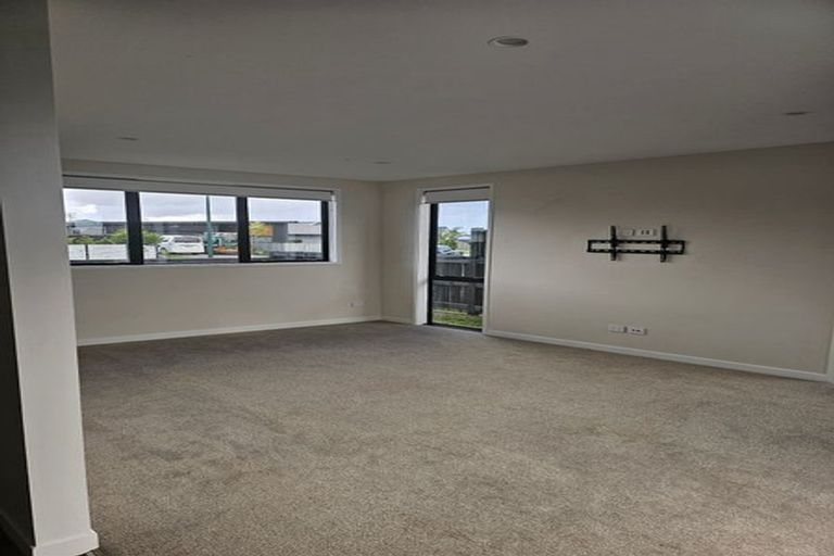 Photo of property in 55 Kotiate Street, Papamoa Beach, Papamoa, 3118