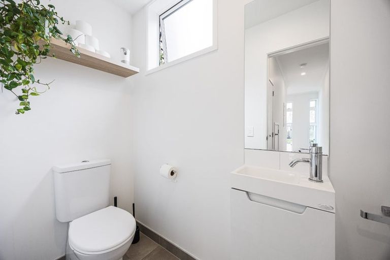 Photo of property in 25 Marine Parade, Hobsonville, Auckland, 0616