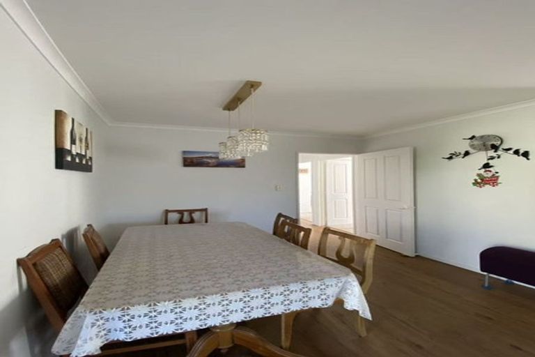 Photo of property in 1/269 Great North Road, Henderson, Auckland, 0612