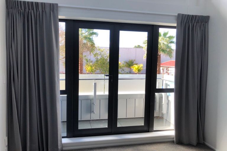 Photo of property in 25b/30 Westward Ho, Glen Eden, Auckland, 0602