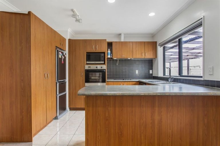 Photo of property in 52 Magic Way, Randwick Park, Auckland, 2105