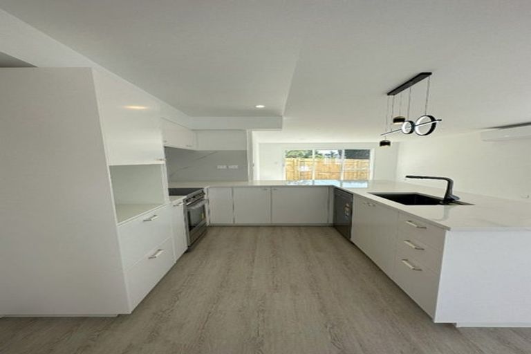 Photo of property in 2a Northgrove Avenue, Hillcrest, Auckland, 0627