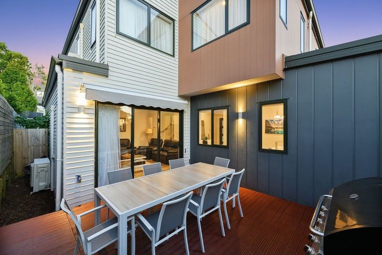 Photo of property in 17d Crosby Road, West Harbour, Auckland, 0618