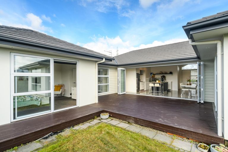 Photo of property in 175 Pacific Drive, Fitzherbert, Palmerston North, 4410