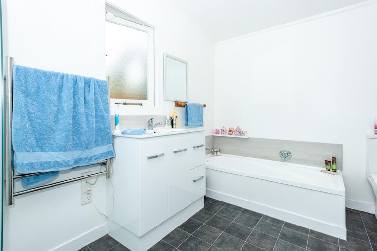 Photo of property in 33 Cobden Street, Gisborne, 4010