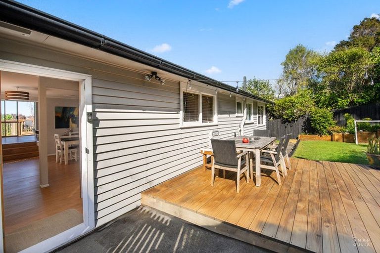 Photo of property in 186 Old Titirangi Road, Titirangi, Auckland, 0604