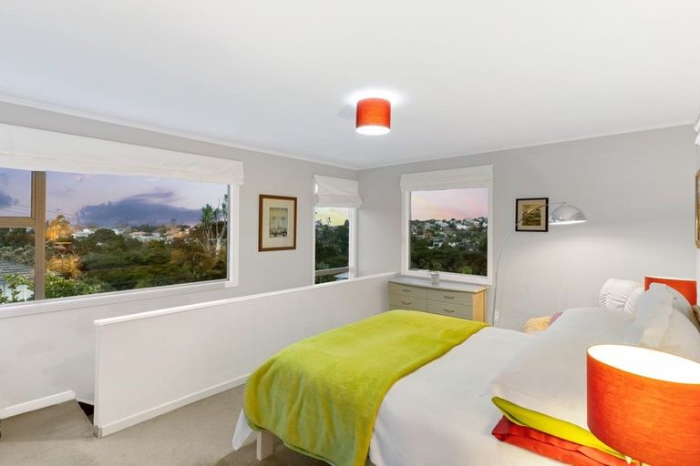 Photo of property in 1/27 Tui Glen Road, Birkenhead, Auckland, 0626