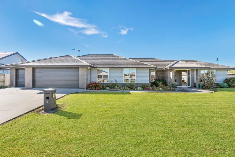Photo of property in 6 Searle Drive, Patumahoe, Pukekohe, 2679