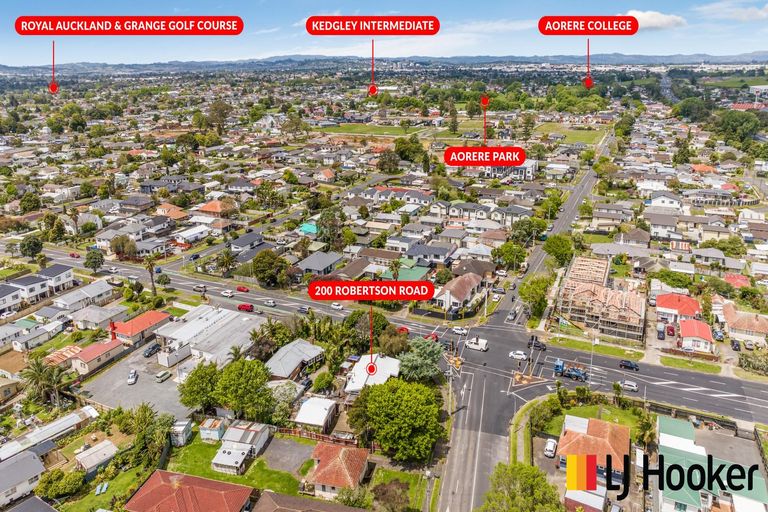 Photo of property in 200 Robertson Road, Mangere East, Auckland, 2024