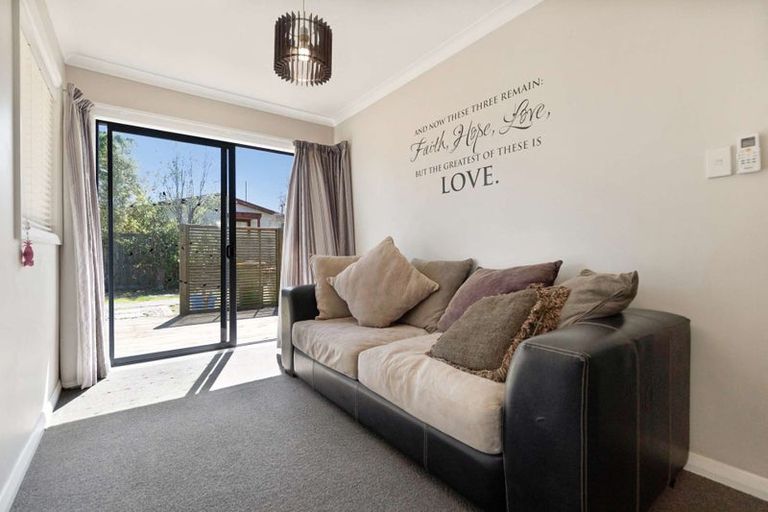 Photo of property in 32 Willow Avenue, Hannahs Bay, Rotorua, 3010