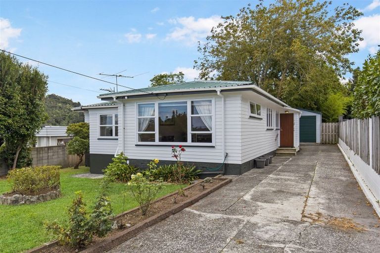 Photo of property in 211 Manuka Road, Bayview, Auckland, 0629