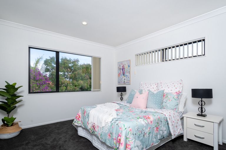 Photo of property in 3 Parani Court, Te Atatu Peninsula, Auckland, 0610