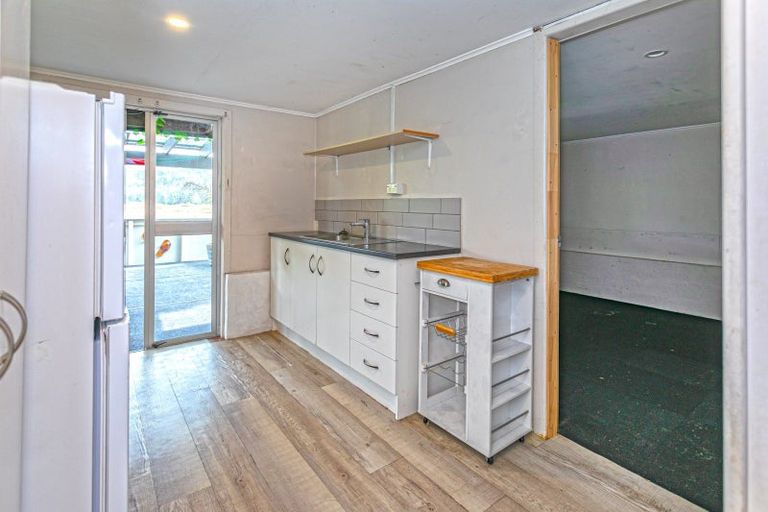 Photo of property in 20 Daphne Road, Tairua, 3508