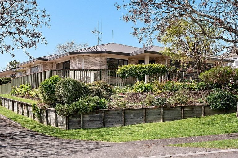 Photo of property in 2 Dowman Place, Te Puke, 3119