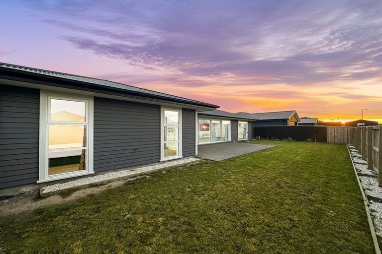 Photo of property in 8 Clonbunny Close, Rolleston, 7614