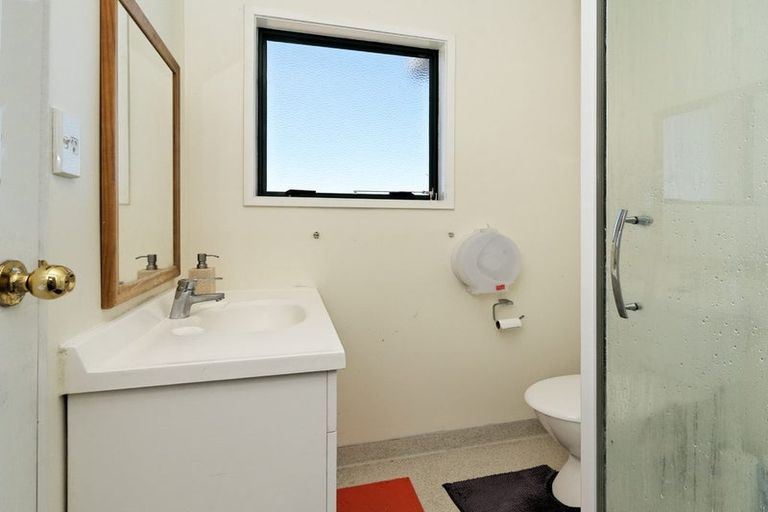 Photo of property in 20/1 Briar Way, New Lynn, Auckland, 0600