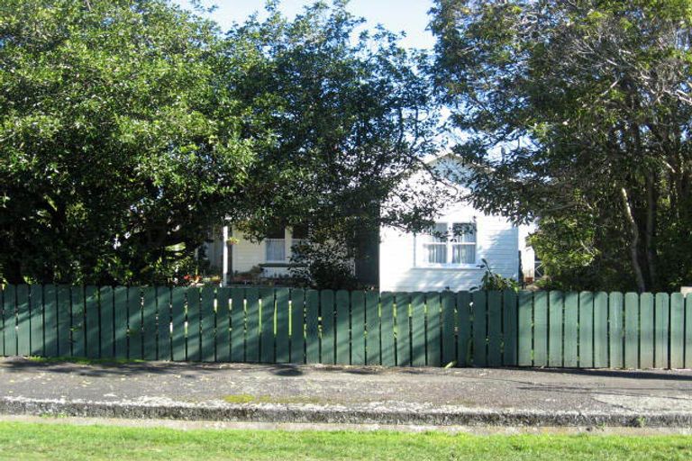 Photo of property in 1 Clifton Avenue, Carterton, 5713