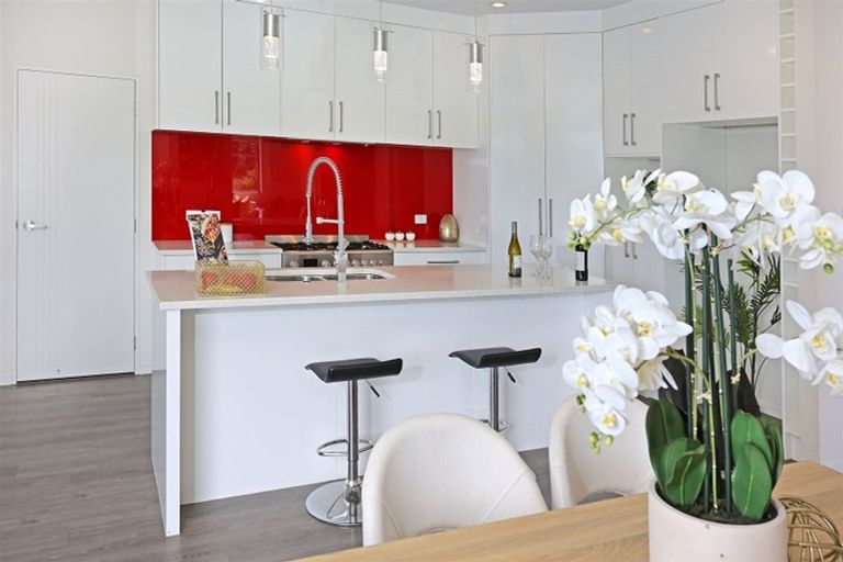 Photo of property in 28d Tram Valley Road, Swanson, Auckland, 0614