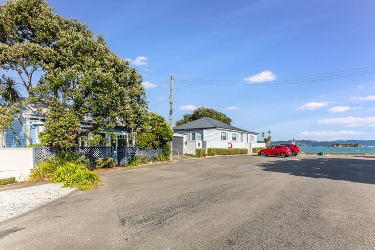 Photo of property in 27 Hinau Street, Eastbourne, Lower Hutt, 5013