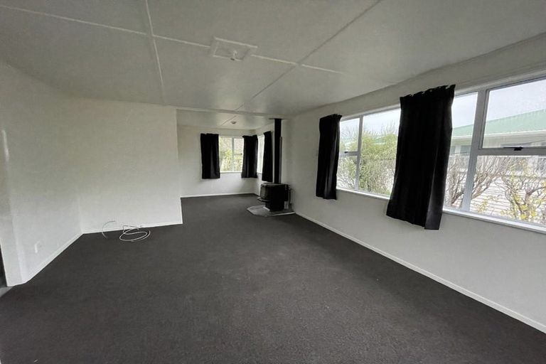 Photo of property in 16 Horoeka Street, Stokes Valley, Lower Hutt, 5019