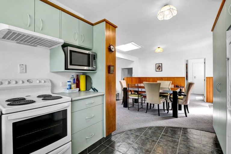 Photo of property in 2 Hills Road, Tongaporutu, Urenui, 4378