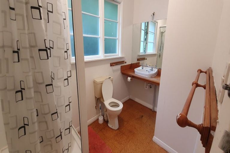 Photo of property in 43 Kirkwood Avenue, Upper Riccarton, Christchurch, 8041