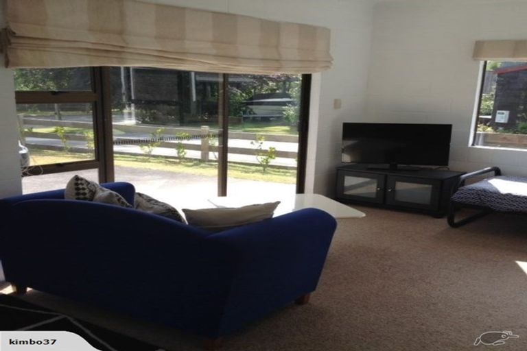 Photo of property in 30 Irwin Place, Kinloch, Taupo, 3377