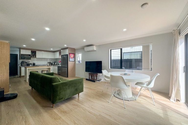 Photo of property in 9c Sari Place, Massey, Auckland, 0614