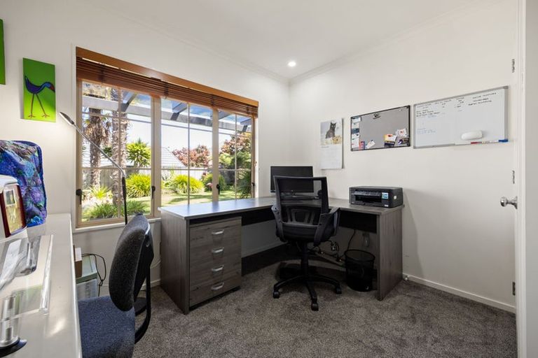 Photo of property in 62 Cairns Crescent, Rototuna, Hamilton, 3210