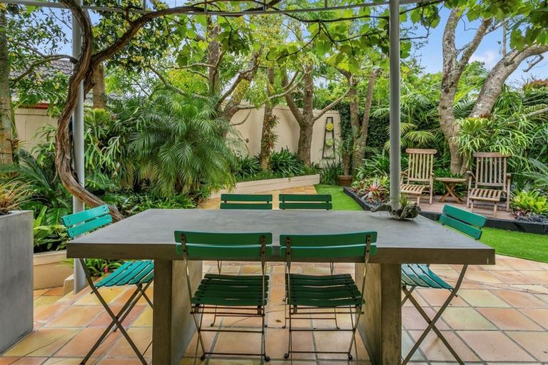 Photo of property in 2/15 Sylvan Park Avenue, Milford, Auckland, 0620