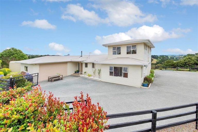 Photo of property in 170 Gatfield Road, Kaukapakapa, 0873