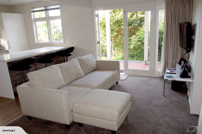 Photo of property in 1a Apuka Street, Brooklyn, Wellington, 6021