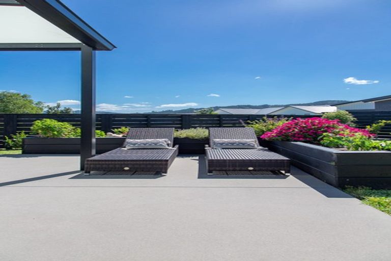 Photo of property in 2 Oscar Place, Whitianga, 3510