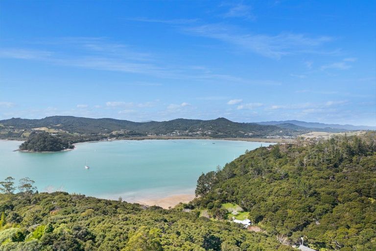 Photo of property in 126 Te Wahapu Road, Russell, 0272