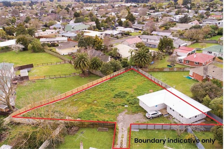 Photo of property in 34 Crewe Crescent, Hokowhitu, Palmerston North, 4410