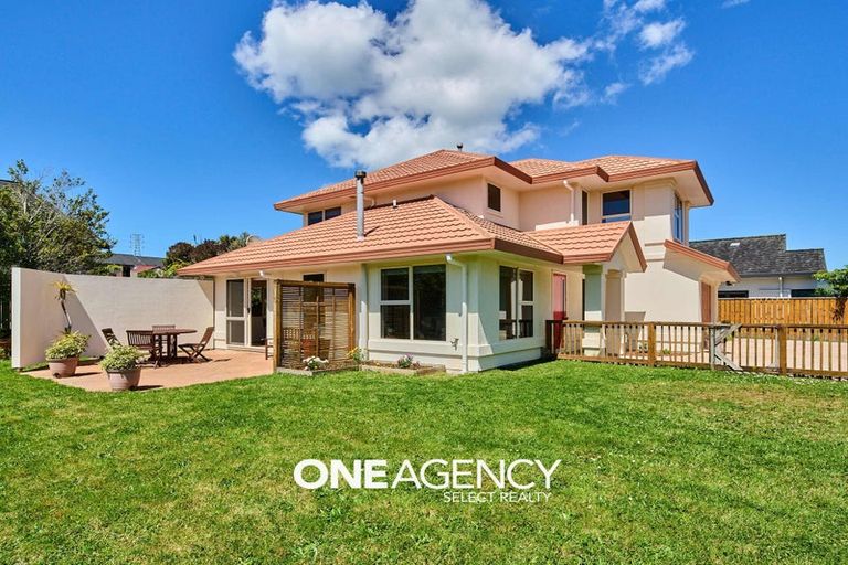 Photo of property in 19 Cabbage Tree Grove, Woodridge, Wellington, 6037