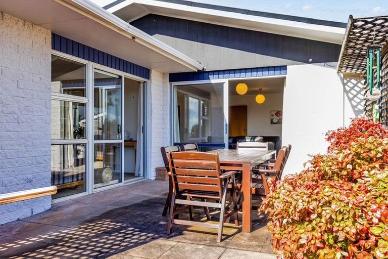 Photo of property in 30 Truby King Street, Merrilands, New Plymouth, 4312