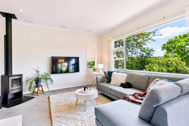 Photo of property in 1 Manuwai Road, Torbay, Auckland, 0630