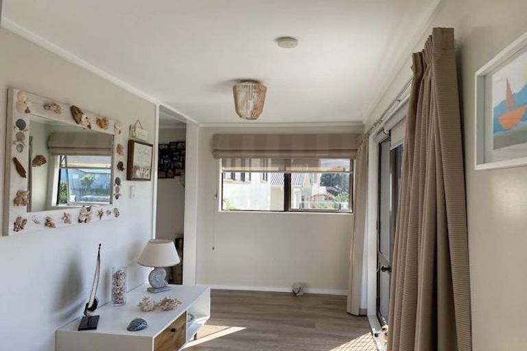 Photo of property in 8 Roore Street, Foxton Beach, Foxton, 4815